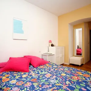 https://piso-centrico-con-patio.bilbaohotelsspain.com